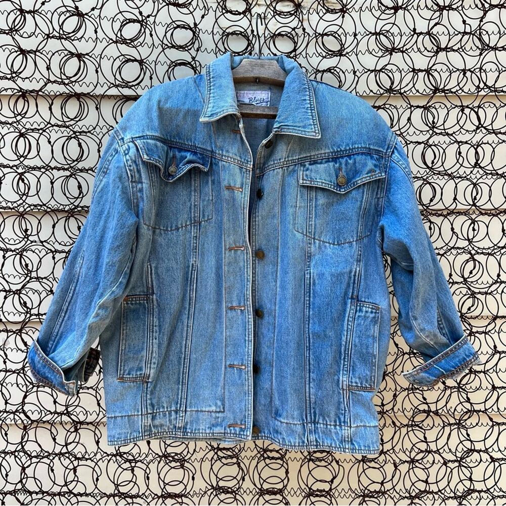 Vintage 90s Weathered Blues light wash oversize denim Jean trucker jacket SMALL